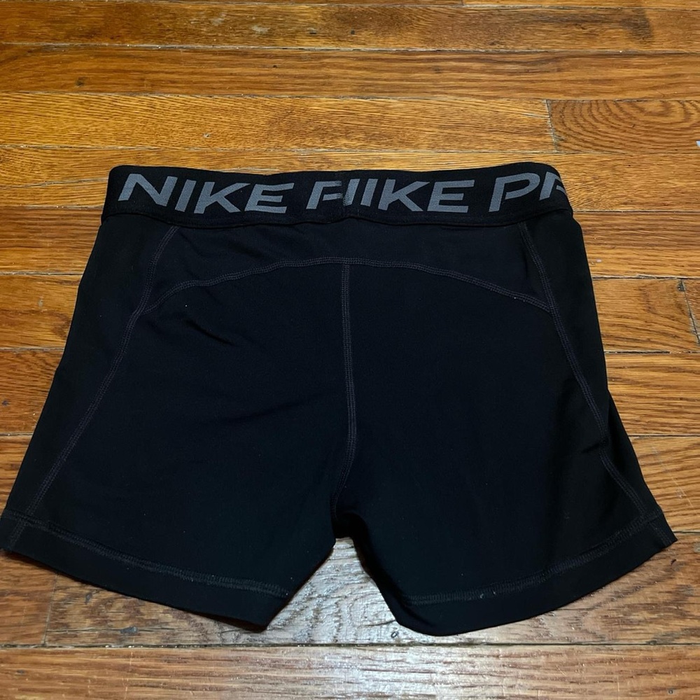 Athletic shorts(nike pros))